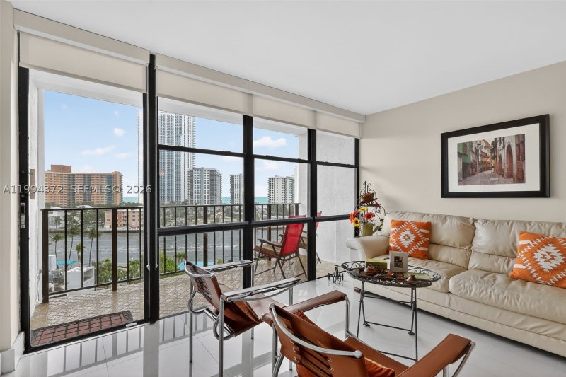 Condo for sale at Oceanview Park 908