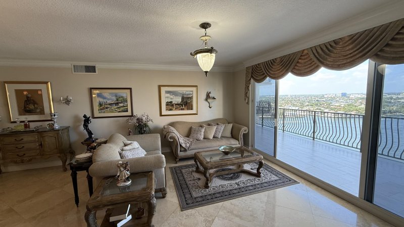 Condo for sale at Jackson Tower 1703f