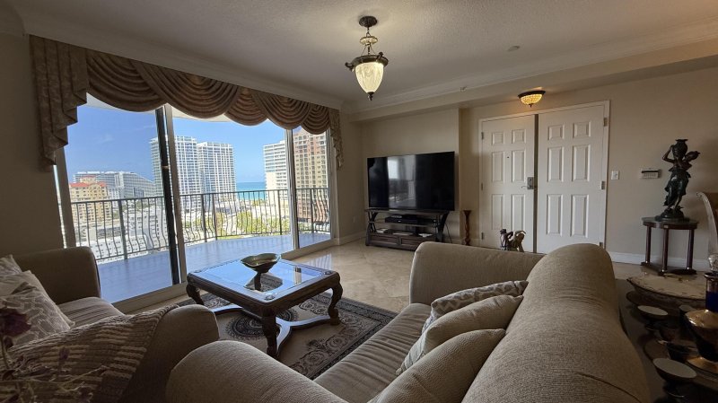 Condo for sale at Jackson Tower 1703f