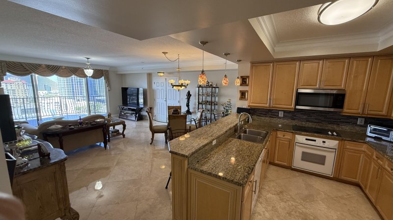 Condo for sale at Jackson Tower 1703f