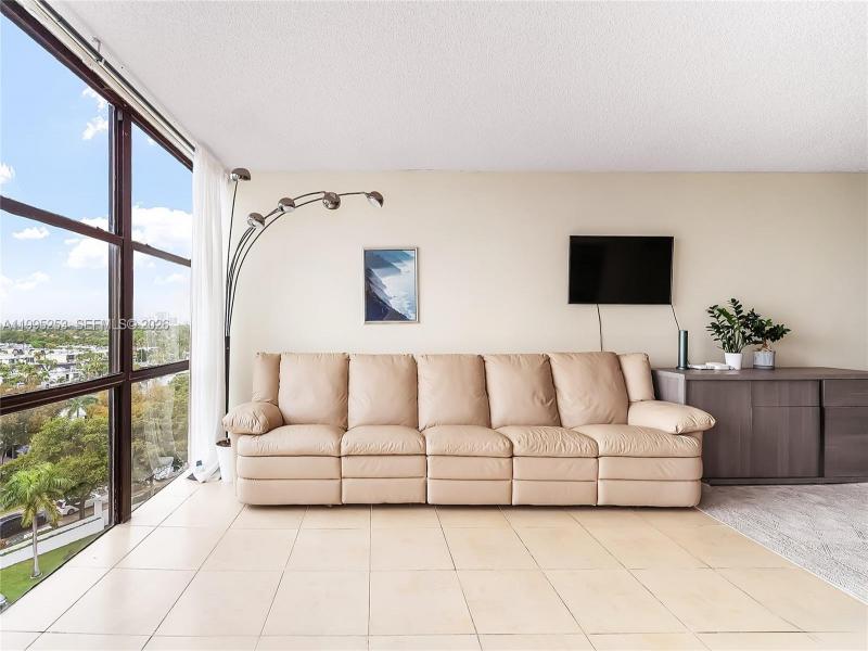 Condo for sale at Oceanview Park 901