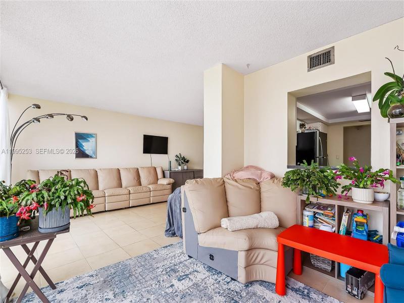 Condo for sale at Oceanview Park 901