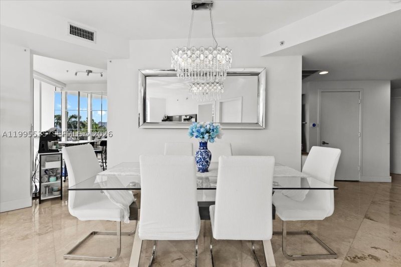 Comprar apartamento no Trump Royale 601A