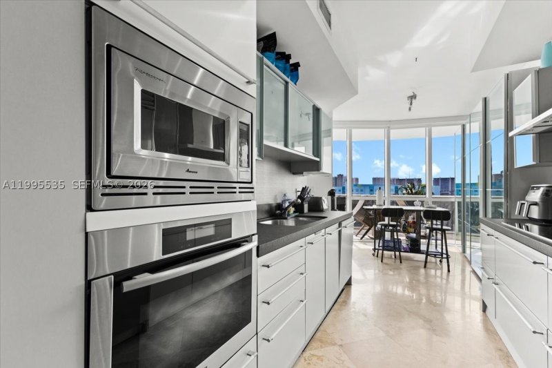 Comprar apartamento no Trump Royale 601A
