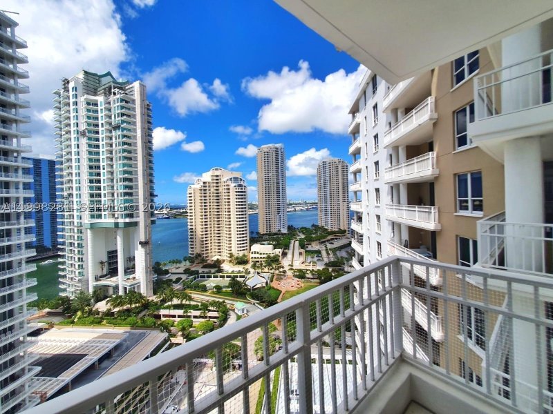 Apartment for rent at Courvoisier Courts 2306
