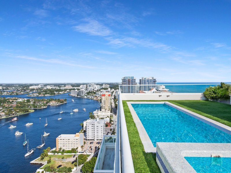 Condo for sale at Las Olas Beach Club 2905