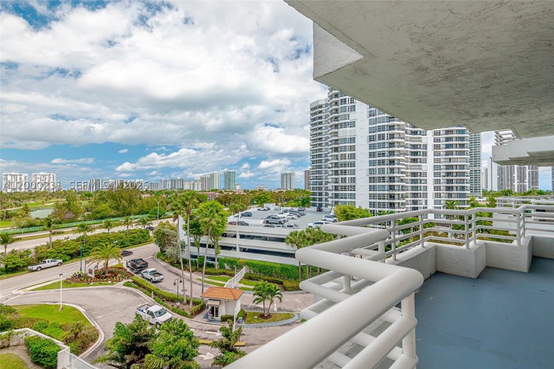 Apartment for rent at Parc Central Aventura 711
