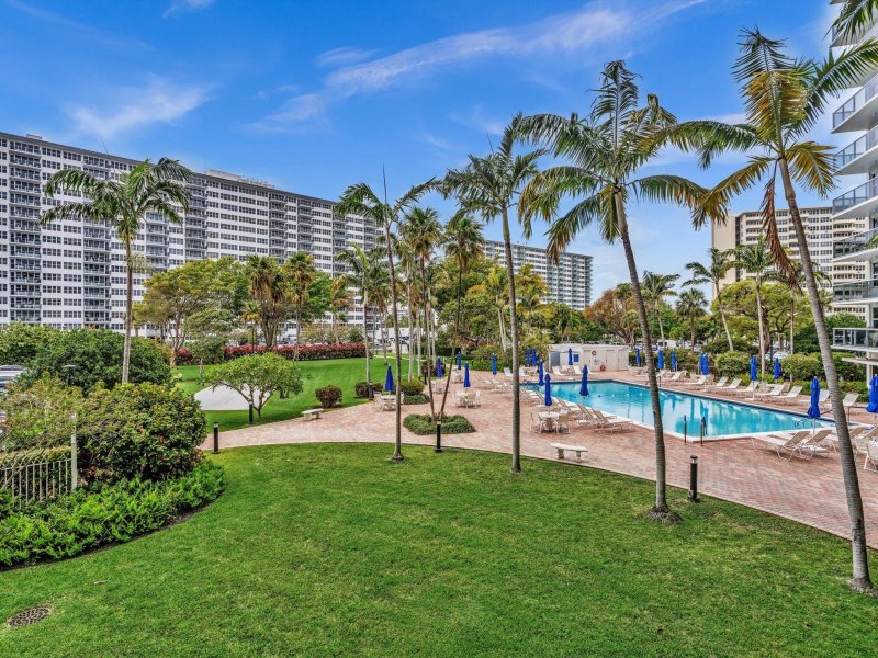 Condo for sale at Coral Ridge Towers East 217