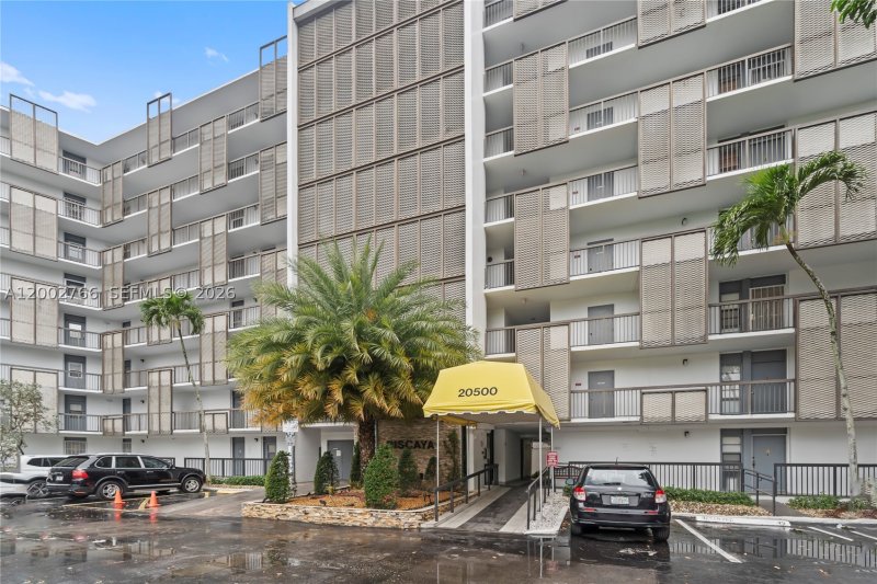 Biscaya Apt #405