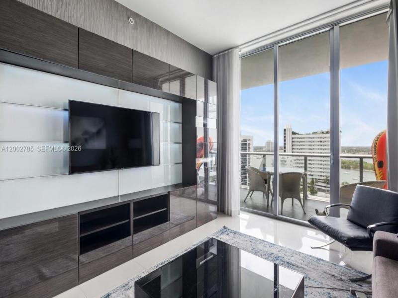 Comprar apartamento en Eloquence on the Bay 1505