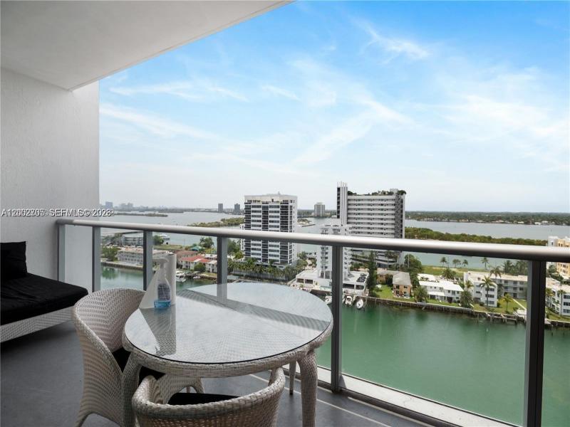Comprar apartamento en Eloquence on the Bay 1505