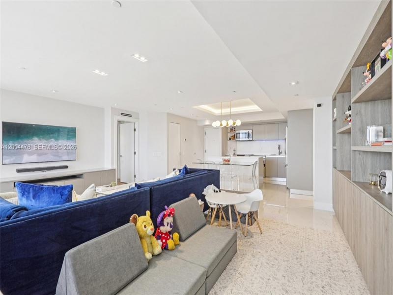 Condo for sale at Harborside 1007