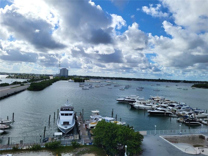 Bayshore Yacht Tennis Club Apt #602