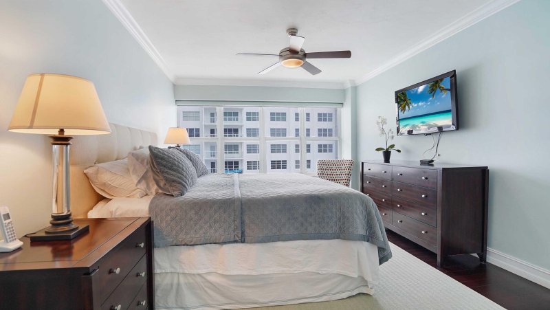 Condo for sale at Royal Ambassador 1705
