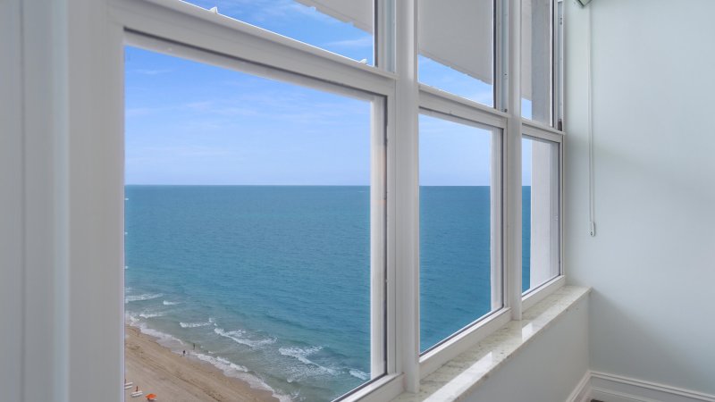 Condo for sale at Royal Ambassador 1705