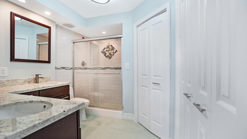 Condo for sale at Royal Ambassador 1705