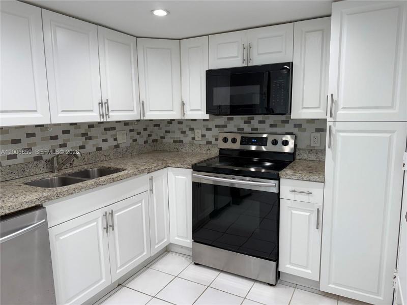 Comprar apartamento en Coastal Towers 608