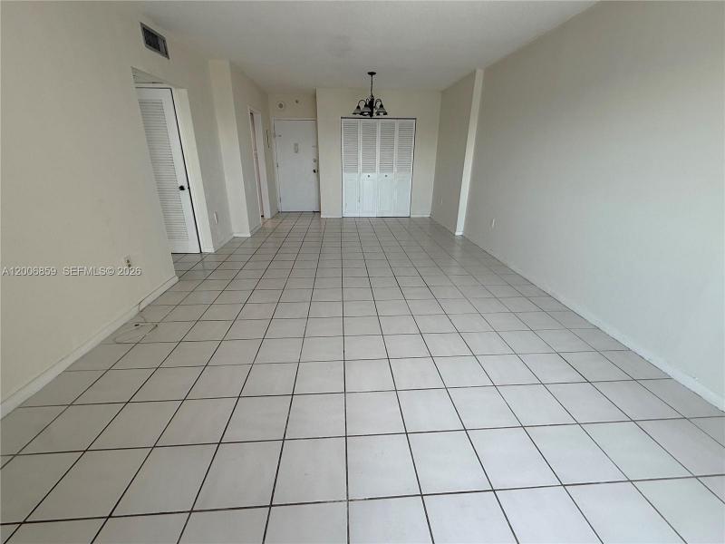 Comprar apartamento en Coastal Towers 608