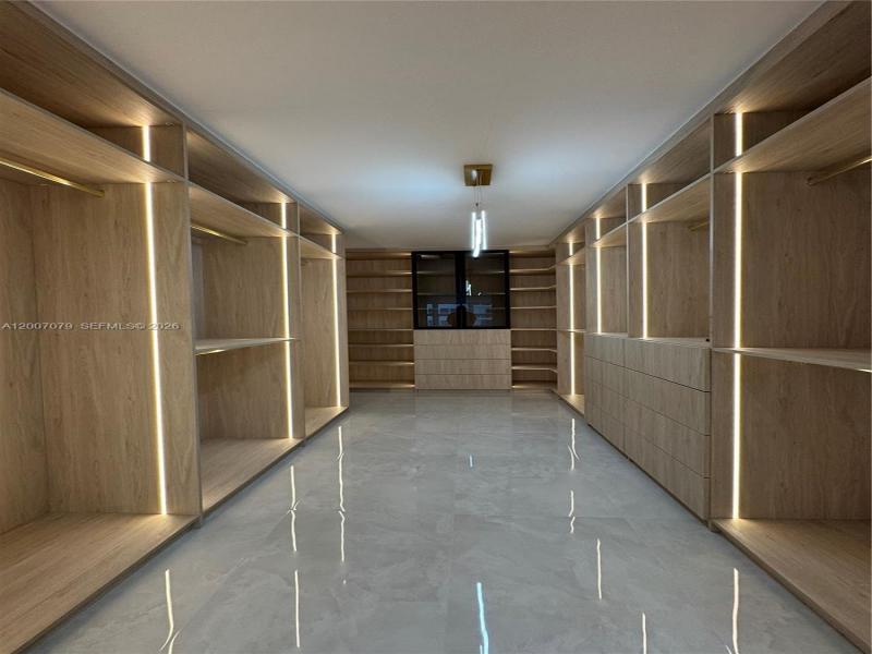 Condo for sale at Southpoint Towers 901N
