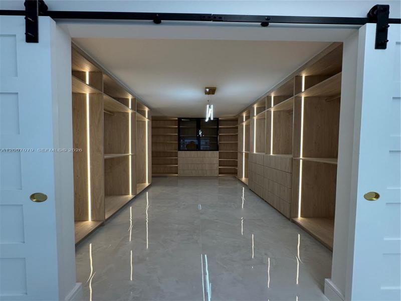 Condo for sale at Southpoint Towers 901N
