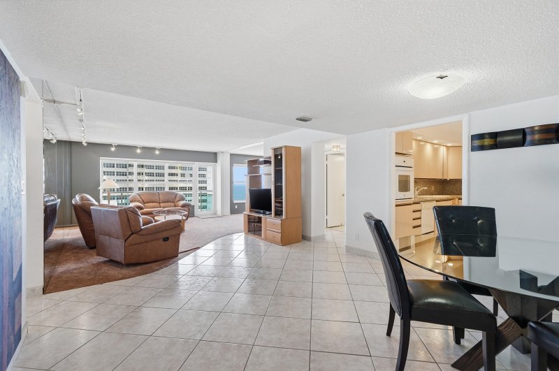Condo for sale at Playa Del Mar 1116