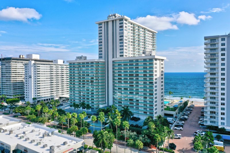 Condo for sale at Playa Del Mar 1116
