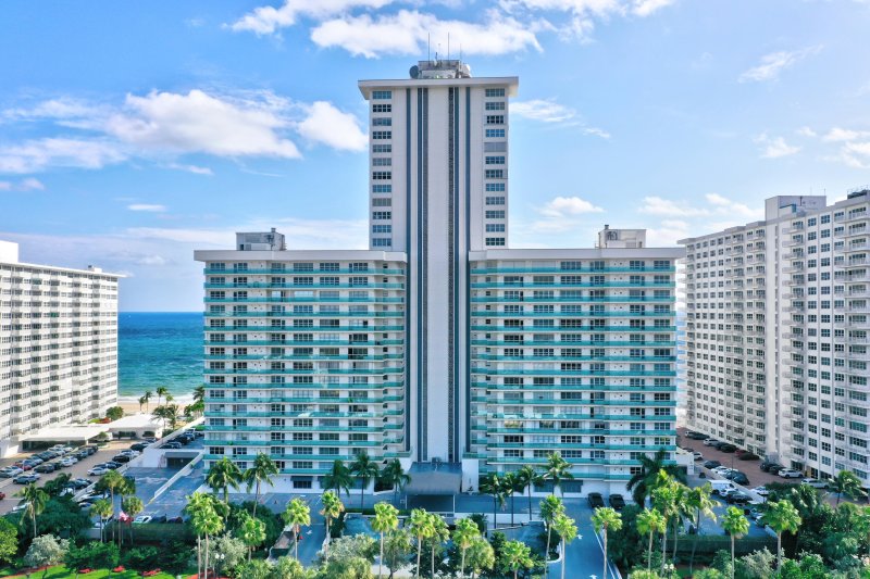Condo for sale at Playa Del Mar 1116