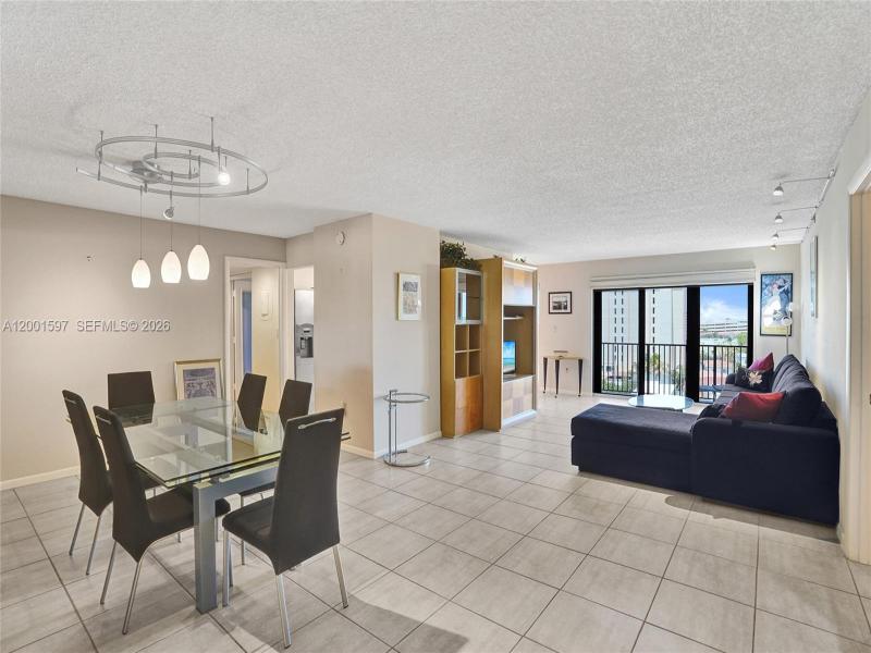Condo for sale at The Summit 604N