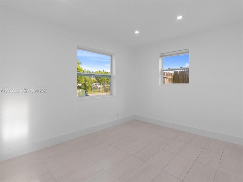 Property photo # 9