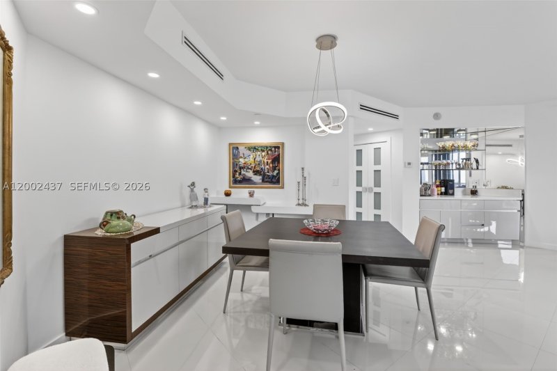 Comprar apartamento en 3000 Williams Island 2404