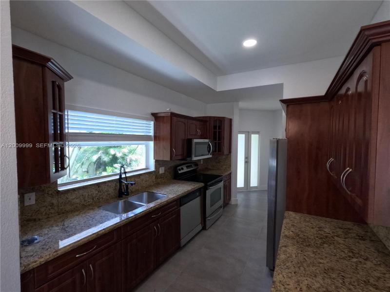 Property photo # 9