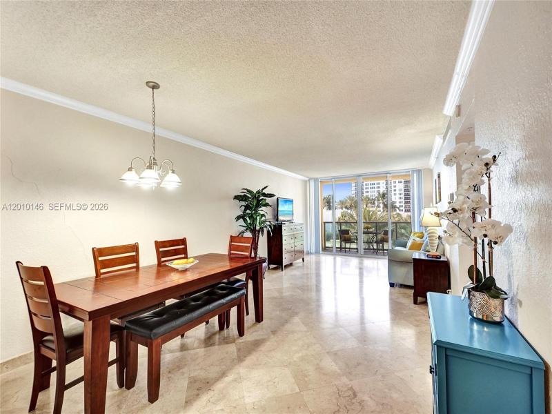 Condo for sale at The Wave Condo 414