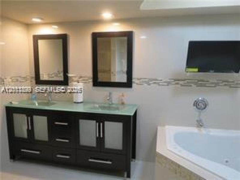 Condo for sale at Malaga Towers 3D