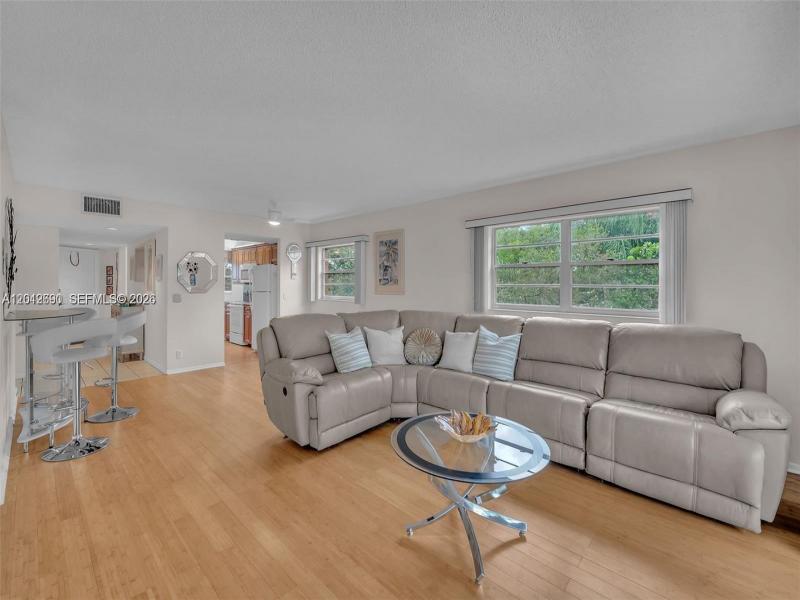 Property photo # 8