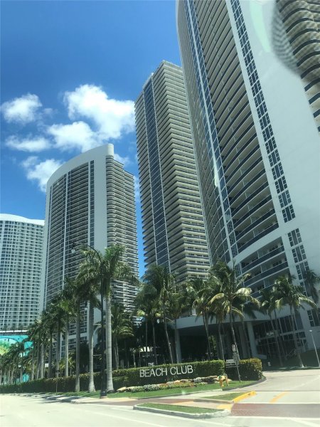 Apartment for rent at Beach Club One 4202