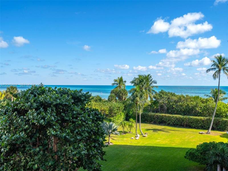Island House Apt #407