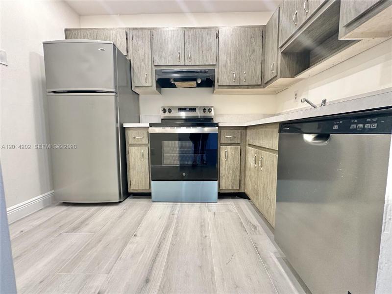 Property photo # 9