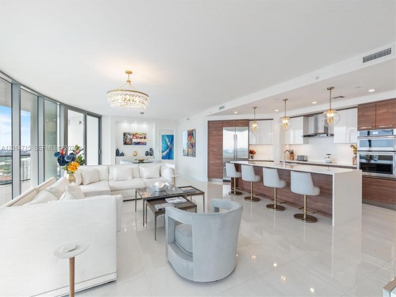 Condo for sale at 100 Las Olas 4203