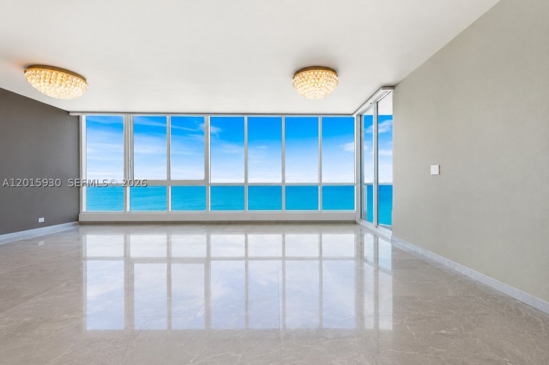 Apartment for rent at Continuum I South 2506