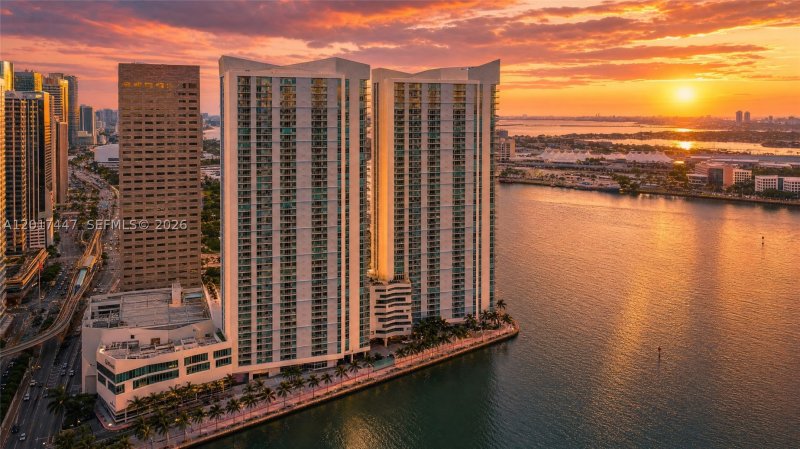 Apartment for rent at One Miami East Tower UPH24