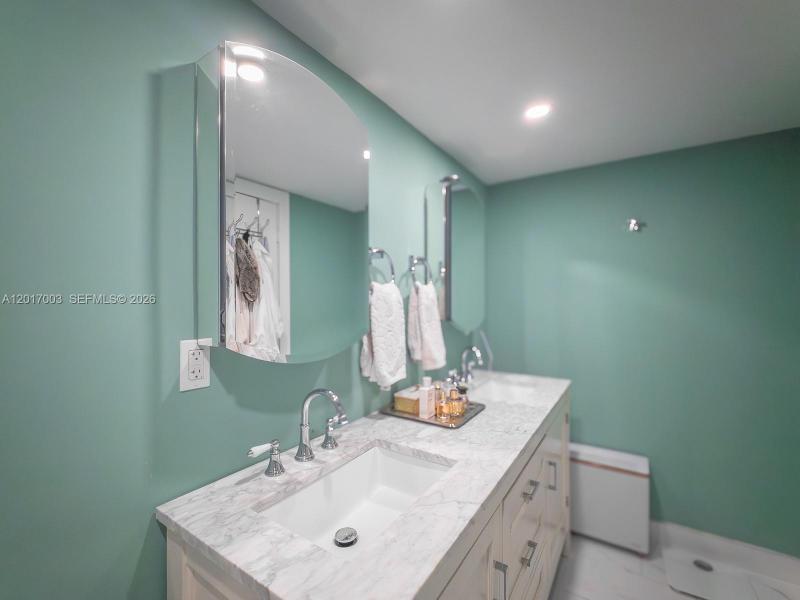 Comprar apartamento en Gables Waterway Towers 114