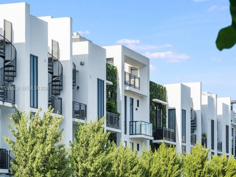 Ten30 Apt #201