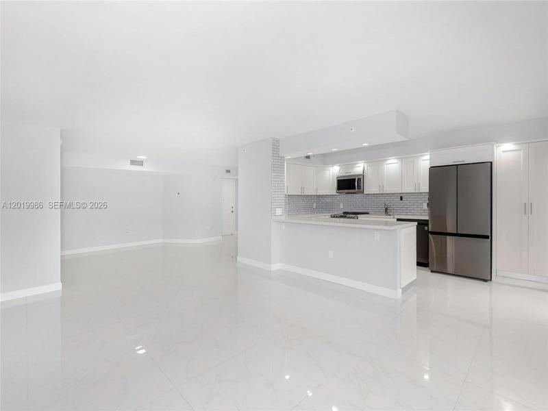Condo for sale at The Summit 610N