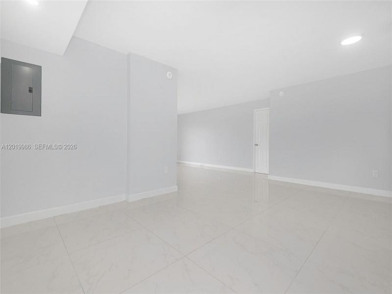 Condo for sale at The Summit 610N