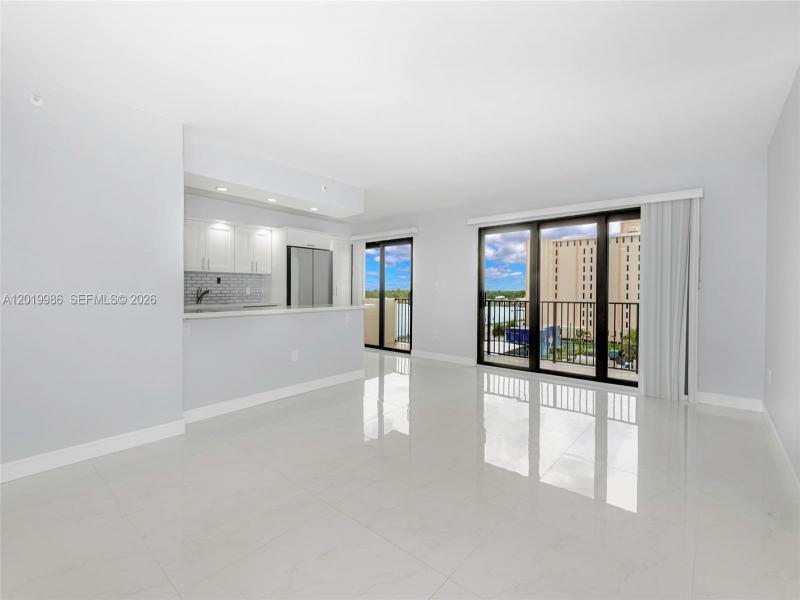 Condo for sale at The Summit 610N