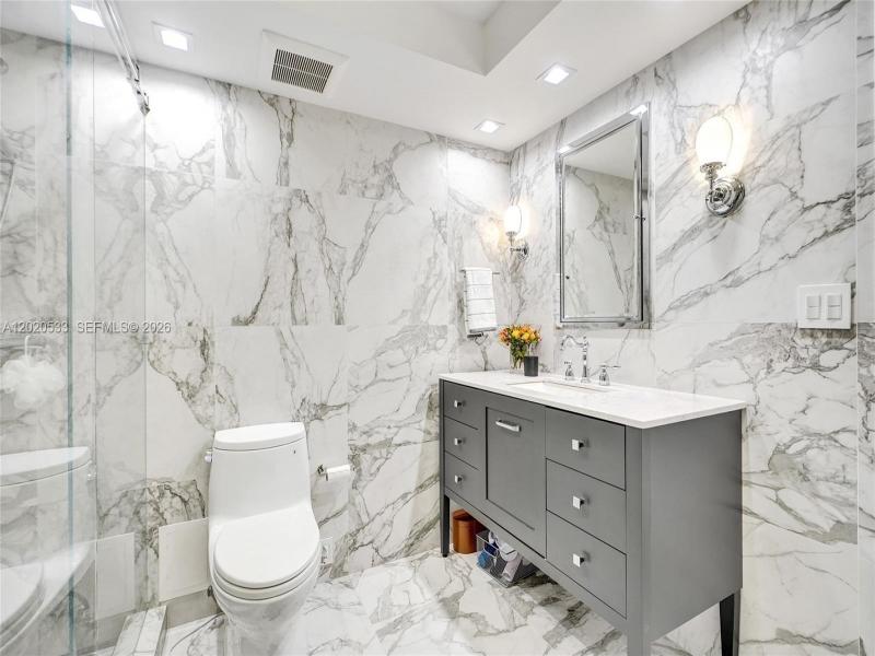 Condo for sale at Winston Towers 2112