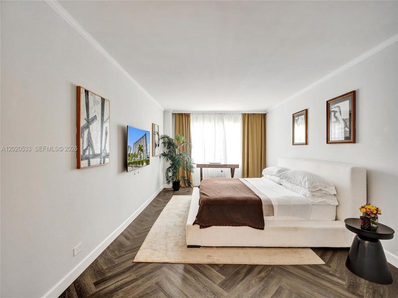 Condo for sale at Winston Towers 2112