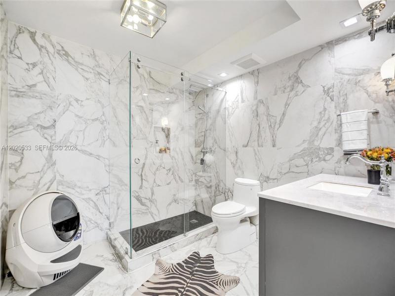 Condo for sale at Winston Towers 2112