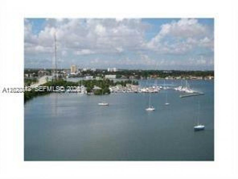 Comprar apartamento en Bayshore Yacht Tennis Club 1006