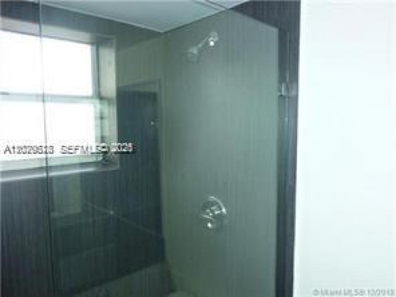 Comprar apartamento en Bayshore Yacht Tennis Club 1006